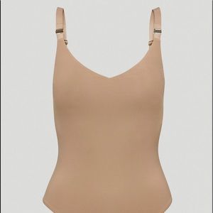 Aritzia / Babaton contour v neck bodysuit size Small. Never worn.